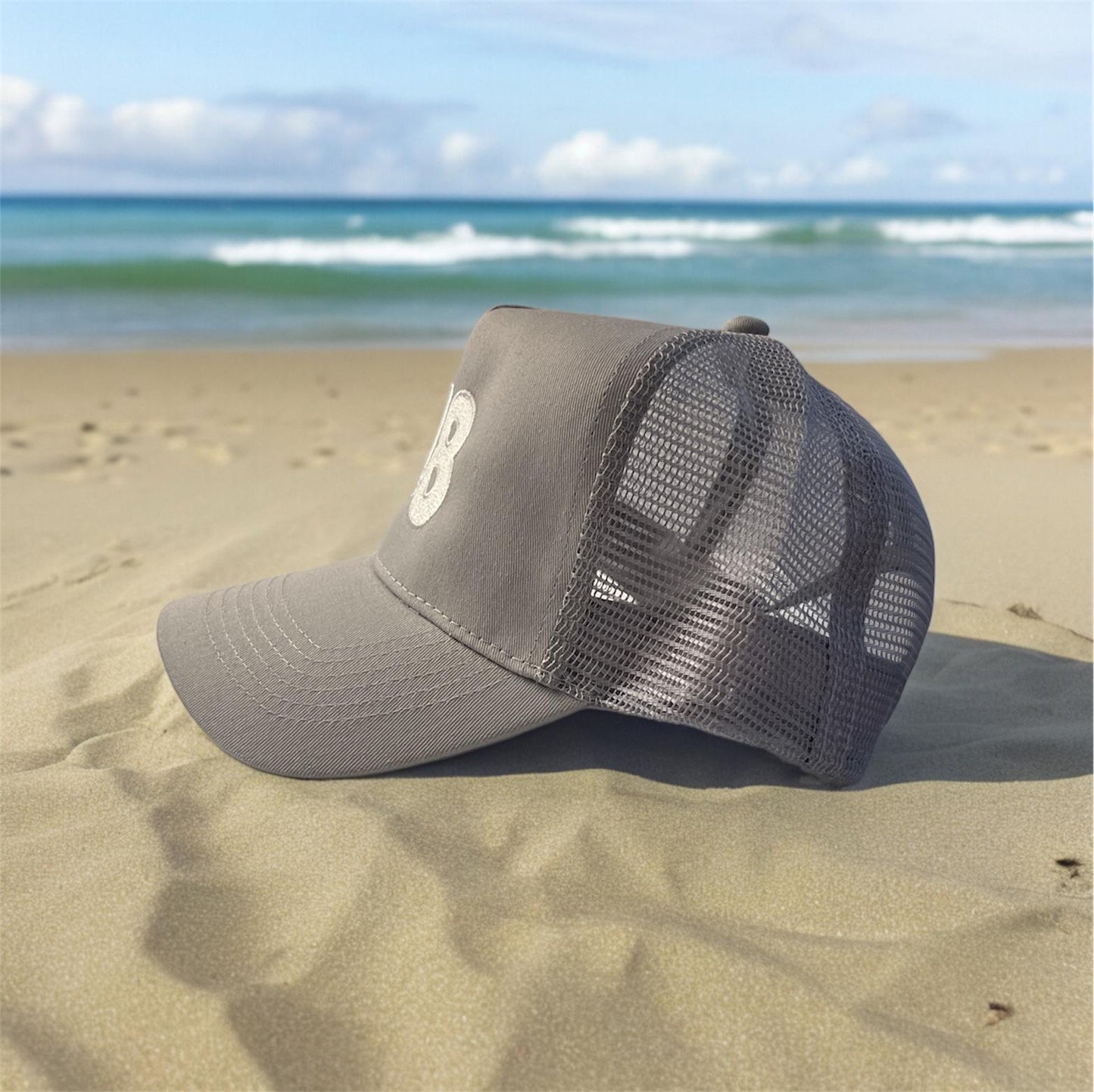 ¥8 trucker cap | light grey